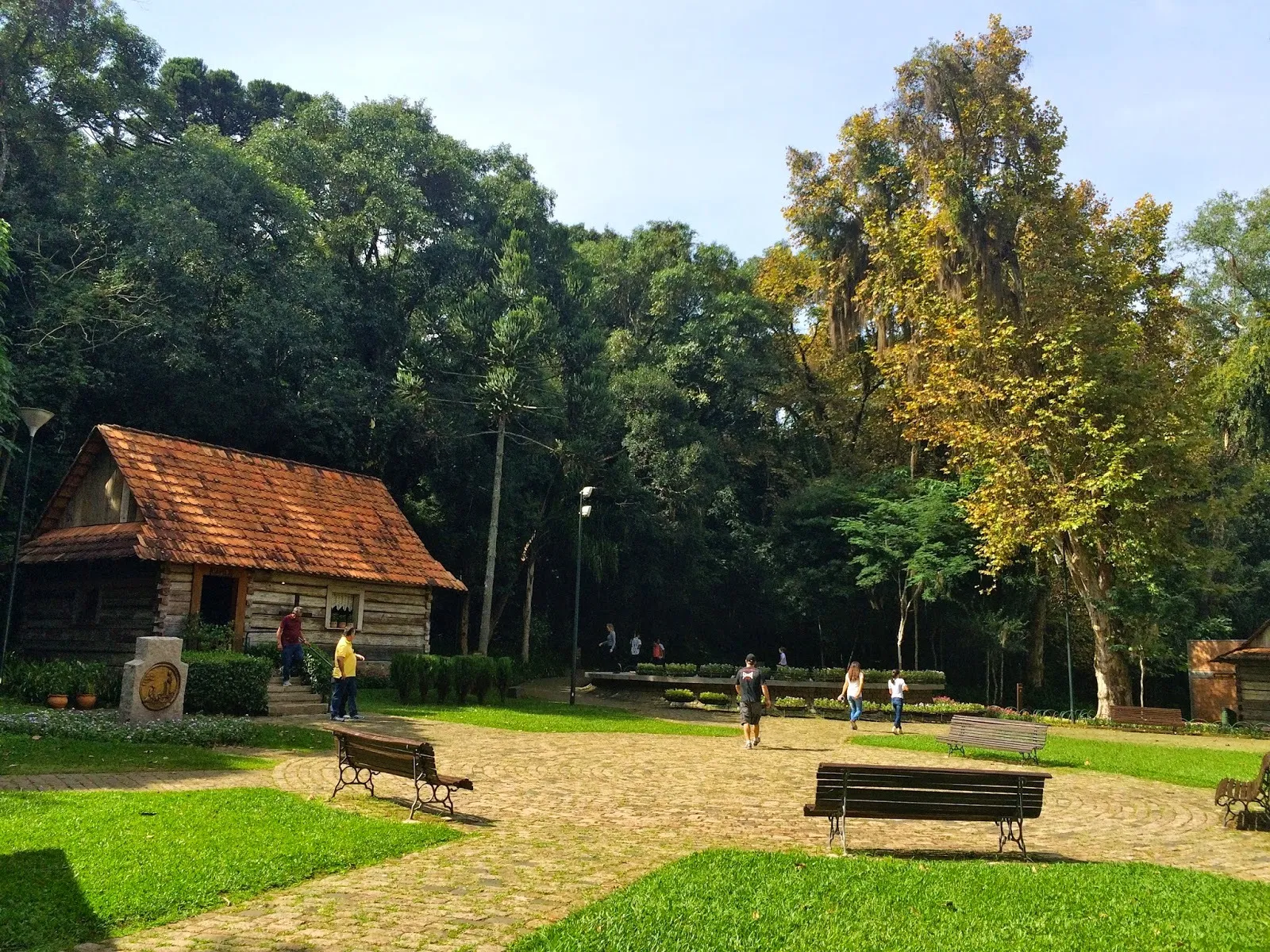 Estádio<br>Couto Pereira<br><br>800m
